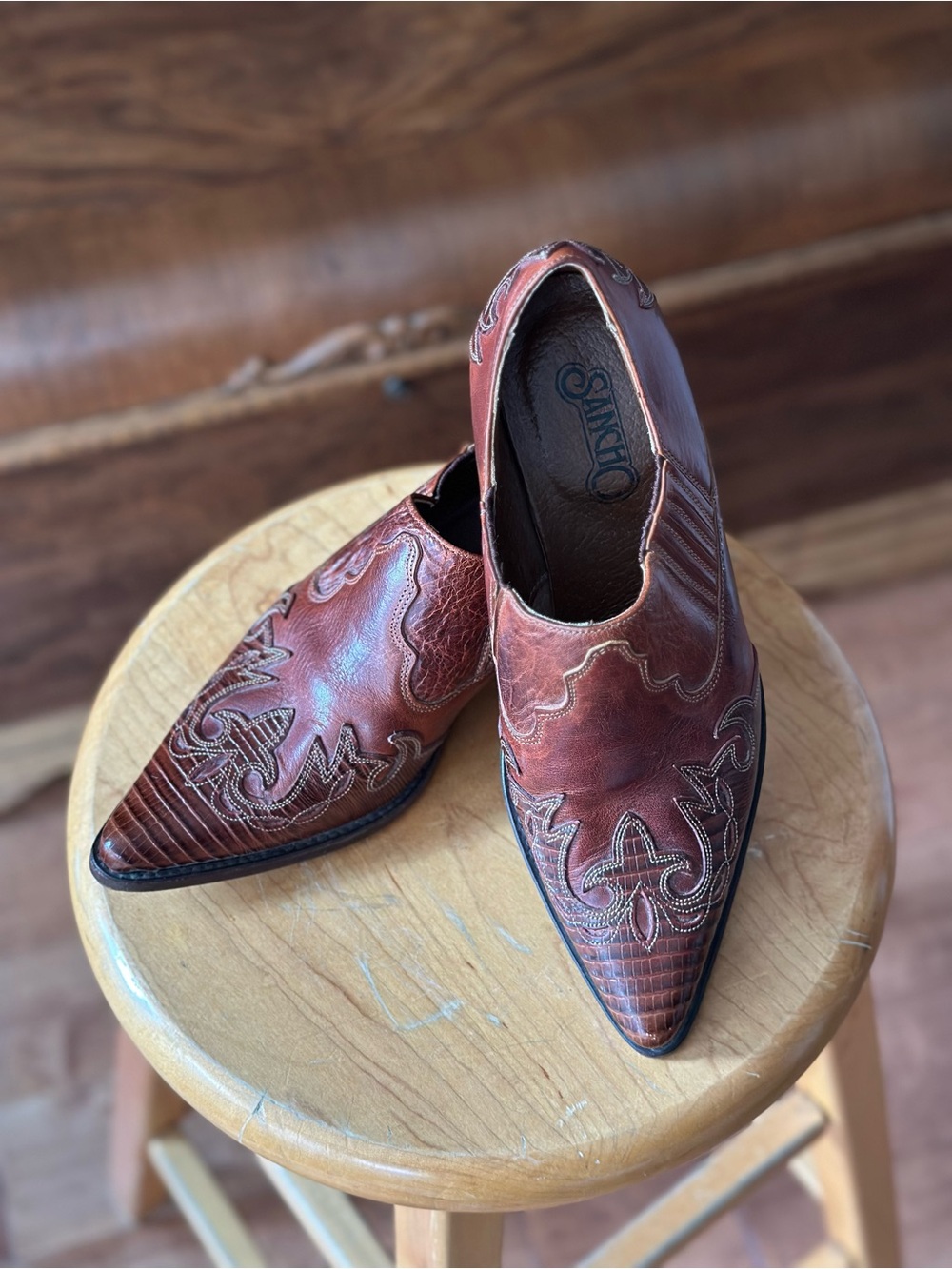 Brown Leather Low Cut Western Cowboy Shoes Pointed Toe Low Heel